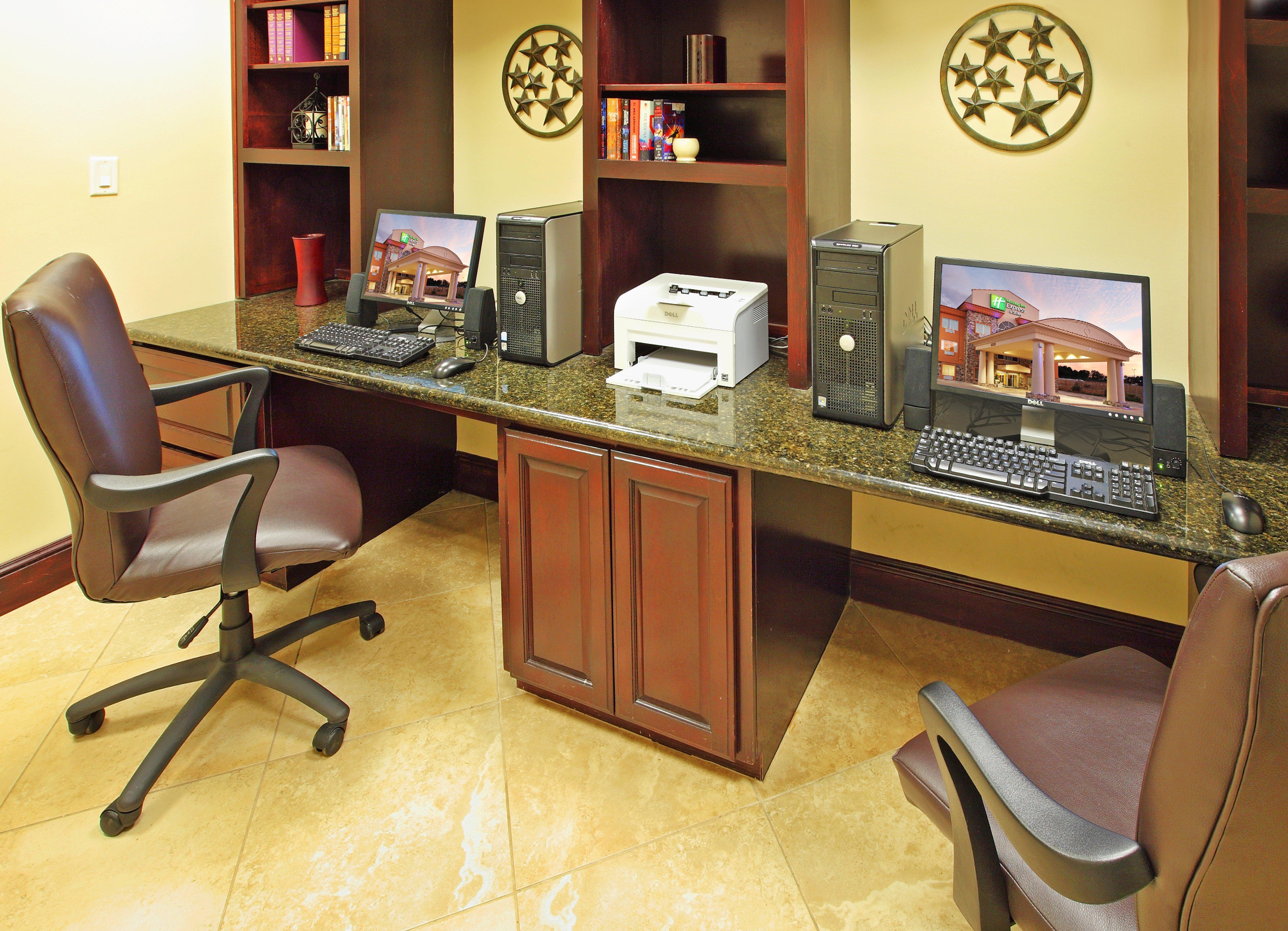Holiday Inn Express Hotel & Suites Marshall By Ihg Екстериор снимка