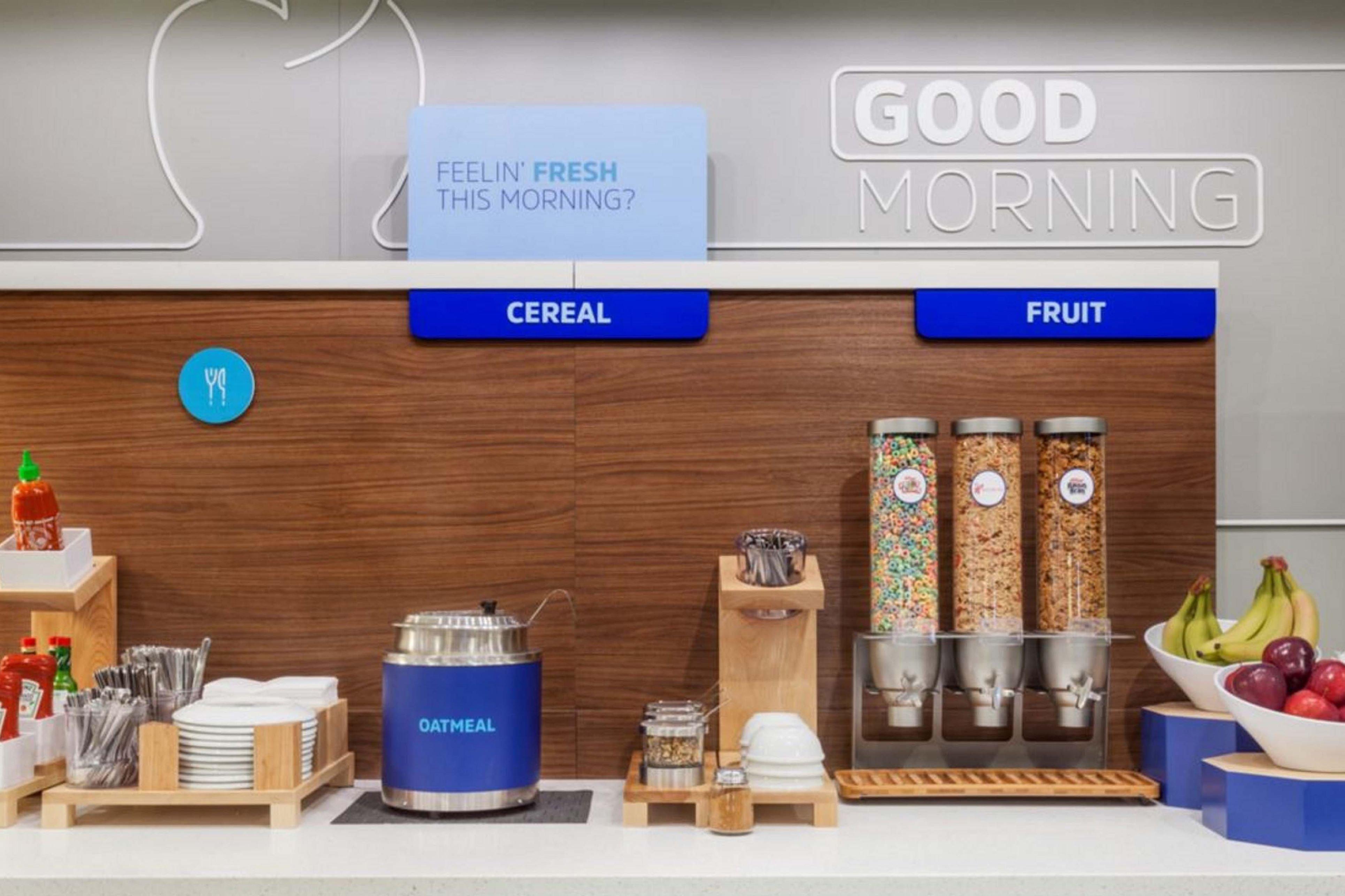 Holiday Inn Express Hotel & Suites Marshall By Ihg Екстериор снимка