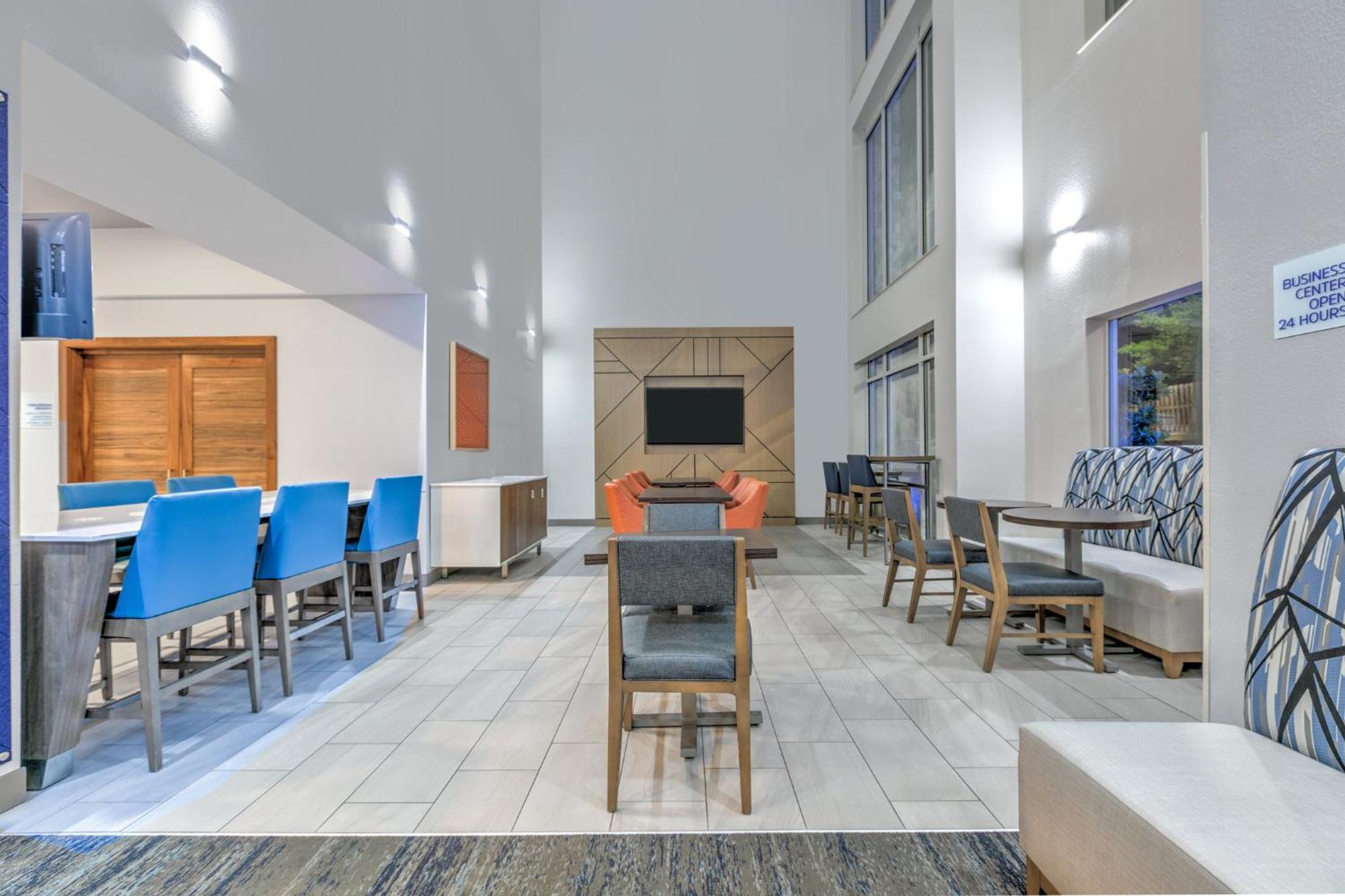 Holiday Inn Express Hotel & Suites Marshall By Ihg Екстериор снимка