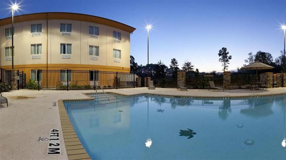 Holiday Inn Express Hotel & Suites Marshall By Ihg Екстериор снимка