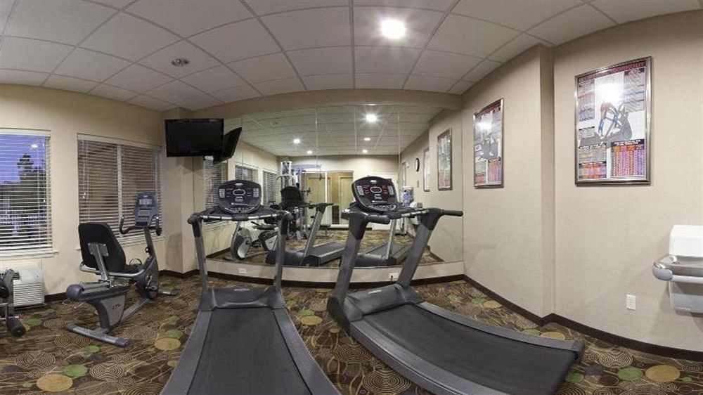 Holiday Inn Express Hotel & Suites Marshall By Ihg Екстериор снимка